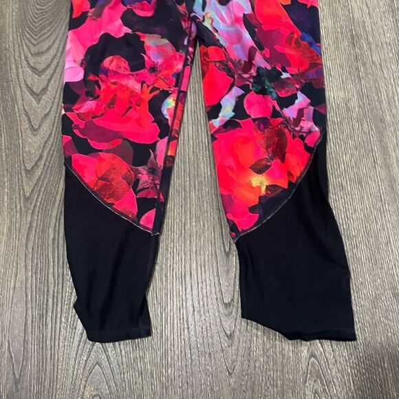 Athleta Mystique Chaturanga Mesh Capri Leggings High Rise Multicolor Size LT - Picture 7 of 8